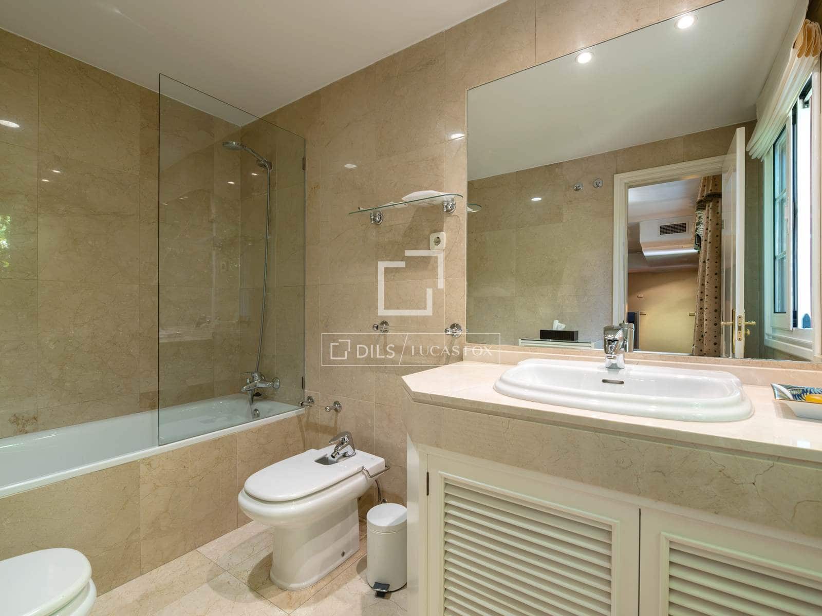 4 Zimmer Villa zu verkaufen in Madrid Stadt mit Pool Garage - 2.795.000 € (Ref: 10045695)