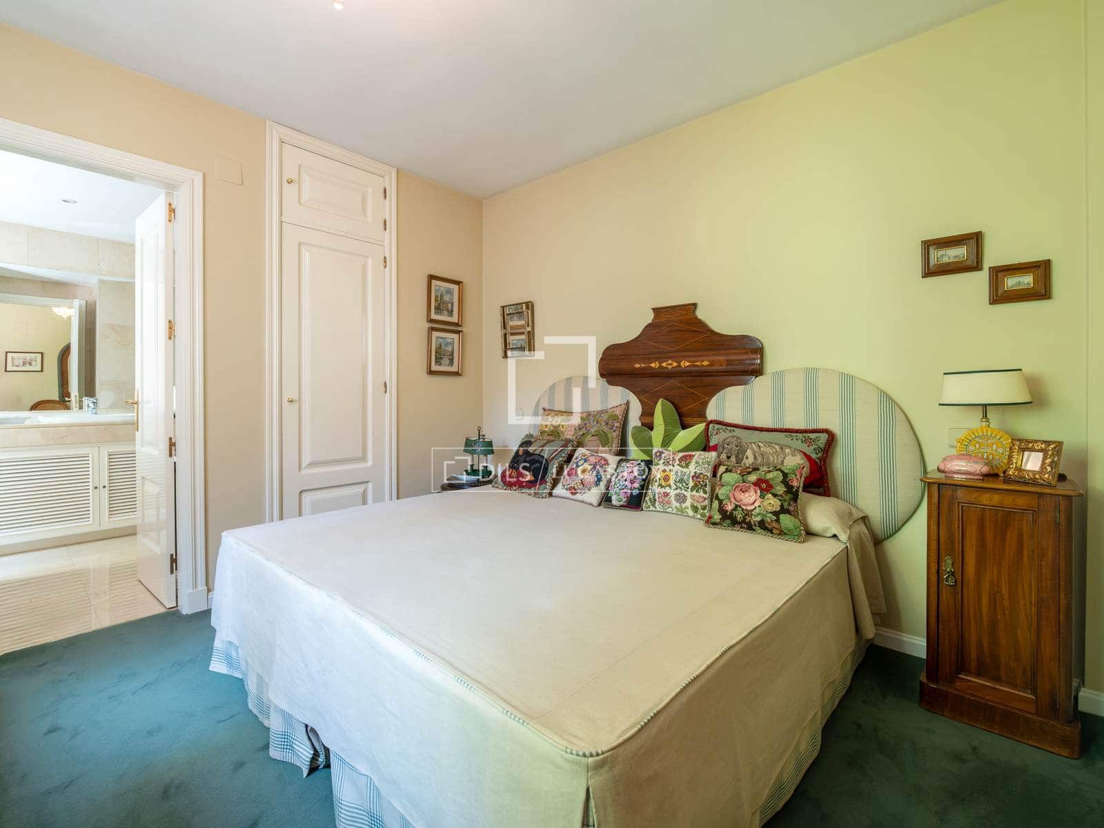 4 Zimmer Villa zu verkaufen in Madrid Stadt mit Pool Garage - 2.795.000 € (Ref: 10045695)