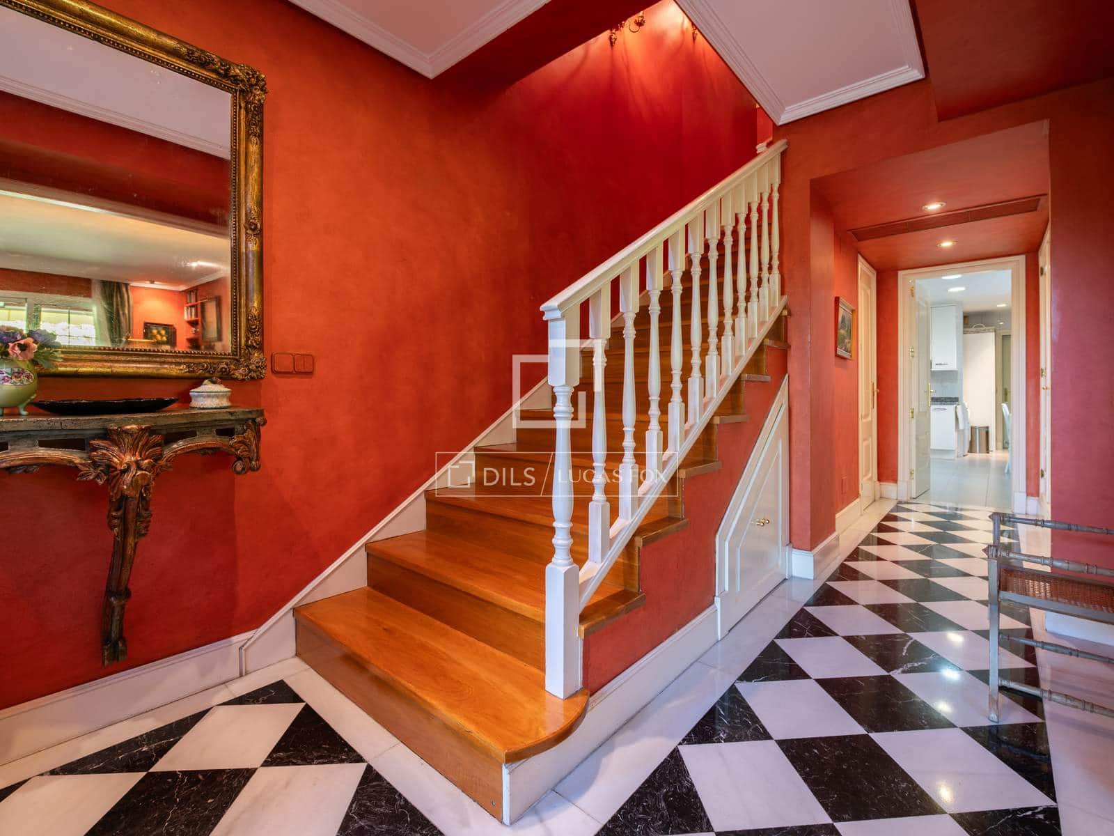4 Zimmer Villa zu verkaufen in Madrid Stadt mit Pool Garage - 2.795.000 € (Ref: 10045695)