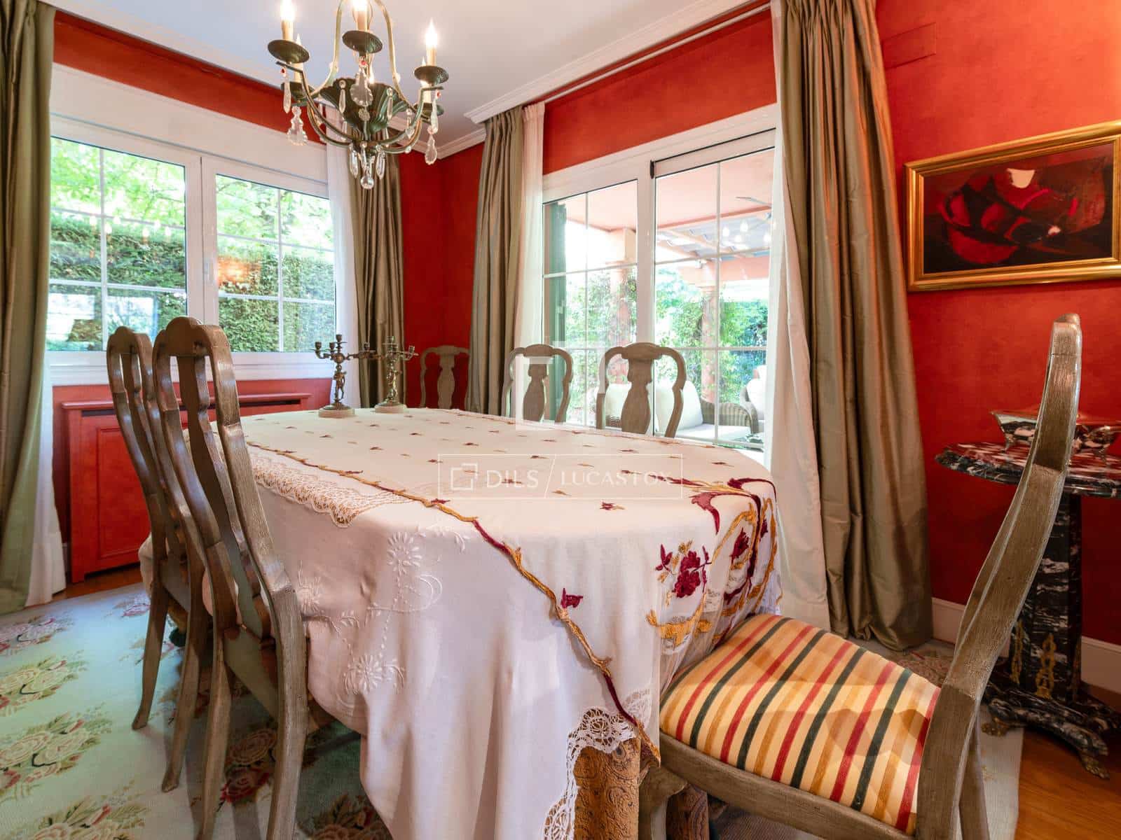 4 Zimmer Villa zu verkaufen in Madrid Stadt mit Pool Garage - 2.795.000 € (Ref: 10045695)