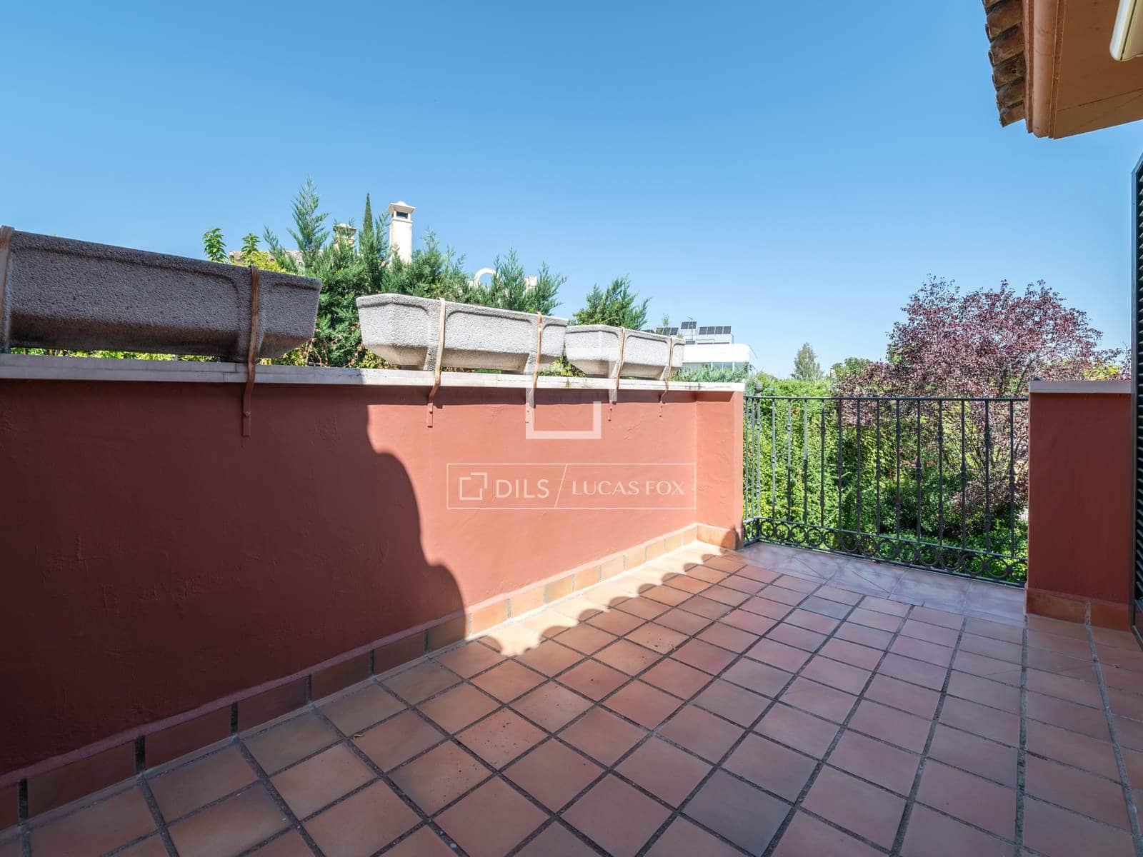 4 Zimmer Villa zu verkaufen in Madrid Stadt mit Pool Garage - 2.795.000 € (Ref: 10045695)