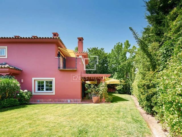 4 Zimmer Villa zu verkaufen in Madrid Stadt mit Pool Garage - 2.795.000 € (Ref: 10045695)