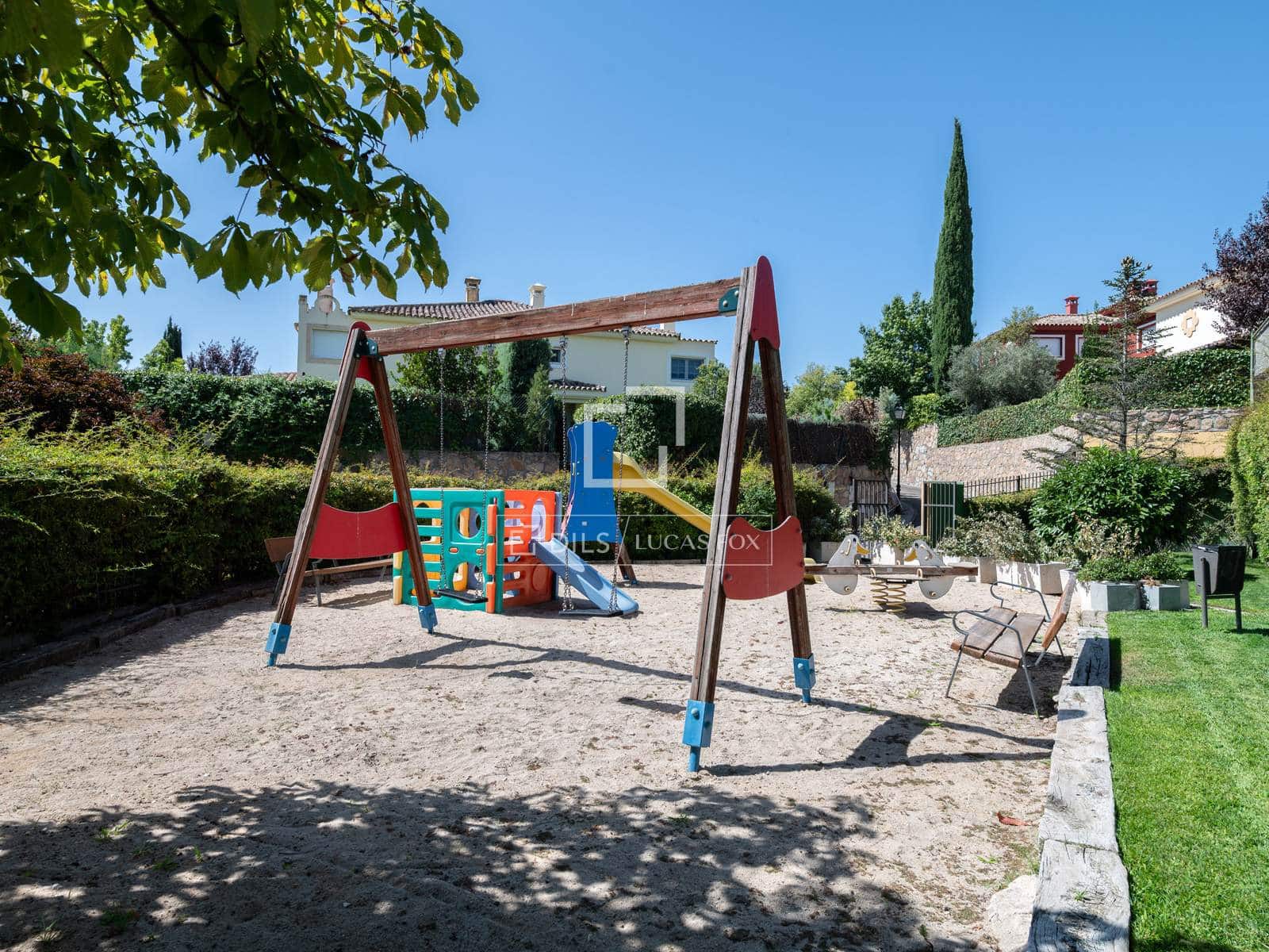 4 Zimmer Villa zu verkaufen in Madrid Stadt mit Pool Garage - 2.795.000 € (Ref: 10045695)