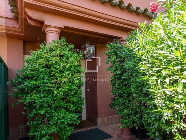 4 Zimmer Villa zu verkaufen in Madrid Stadt mit Pool Garage - 2.795.000 € (Ref: 10045695)
