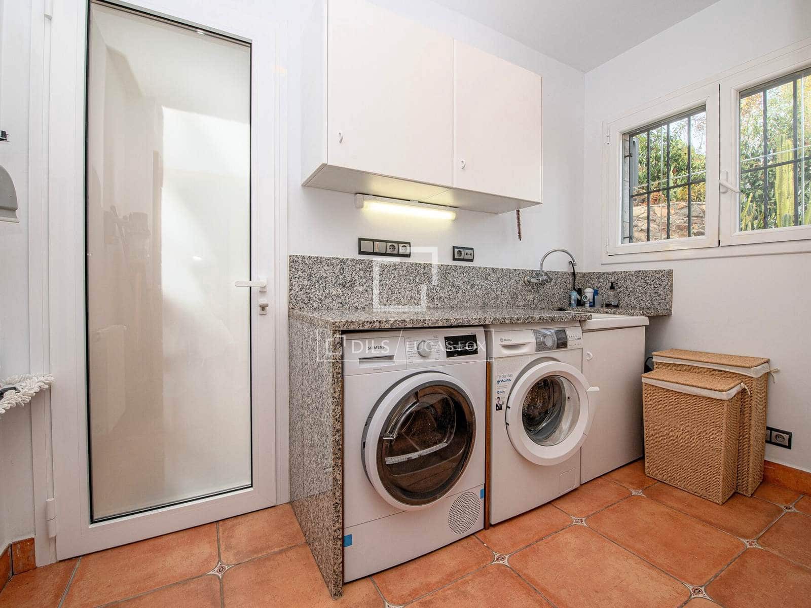 5 bedroom Villa for sale in Calonge i Sant Antoni with pool garage - € 995,000 (Ref: 10045696)