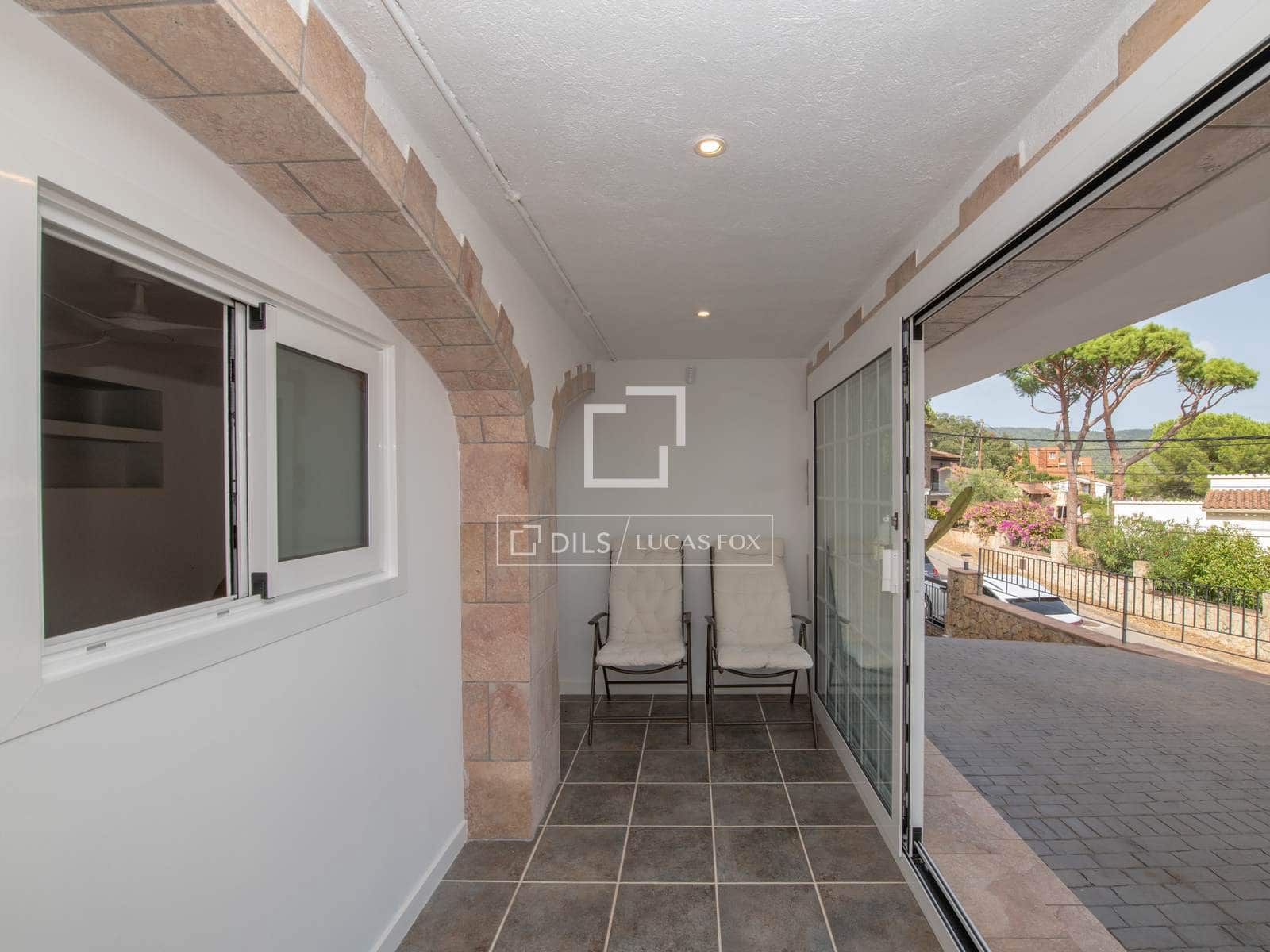 5 bedroom Villa for sale in Calonge i Sant Antoni with pool garage - € 995,000 (Ref: 10045696)