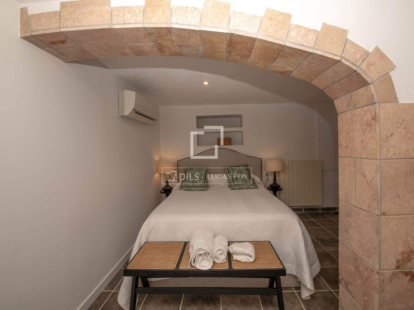 5 bedroom Villa for sale in Calonge i Sant Antoni with pool garage - € 995,000 (Ref: 10045696)