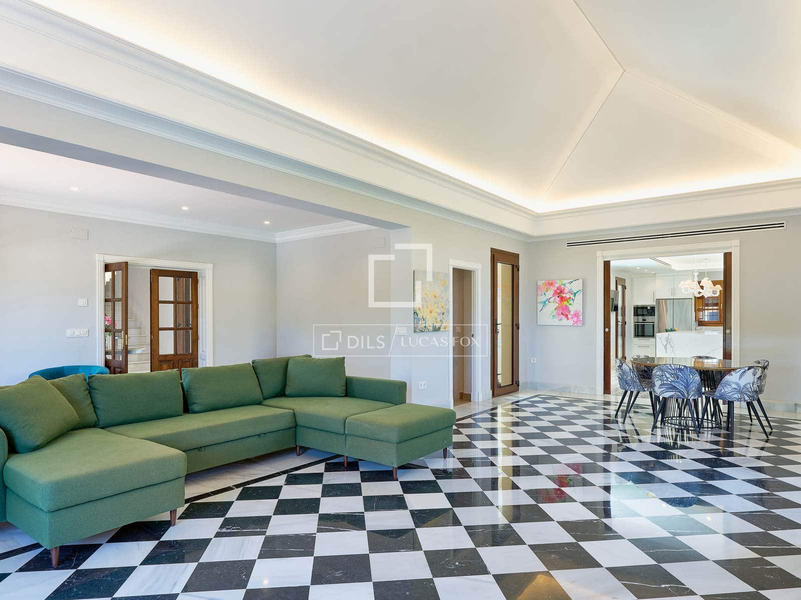 5 bedroom Villa for sale in Otura with pool garage - € 1,295,000 (Ref: 10045697)