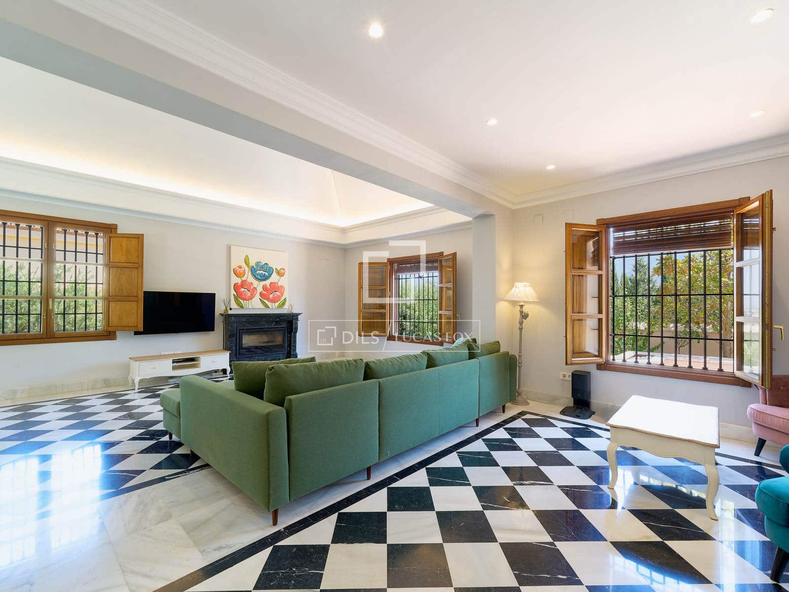 5 bedroom Villa for sale in Otura with pool garage - € 1,295,000 (Ref: 10045697)