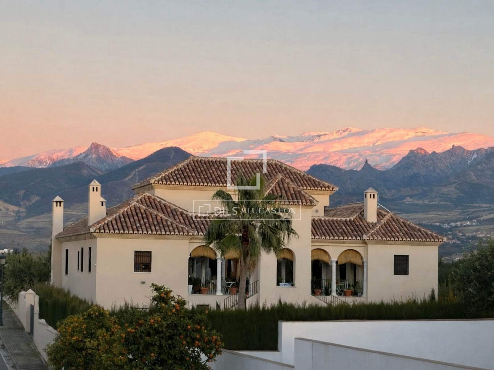 5 bedroom Villa for sale in Otura with pool garage - € 1,295,000 (Ref: 10045697)