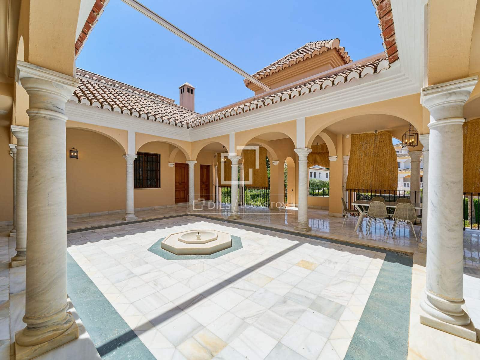 5 bedroom Villa for sale in Otura with pool garage - € 1,295,000 (Ref: 10045697)