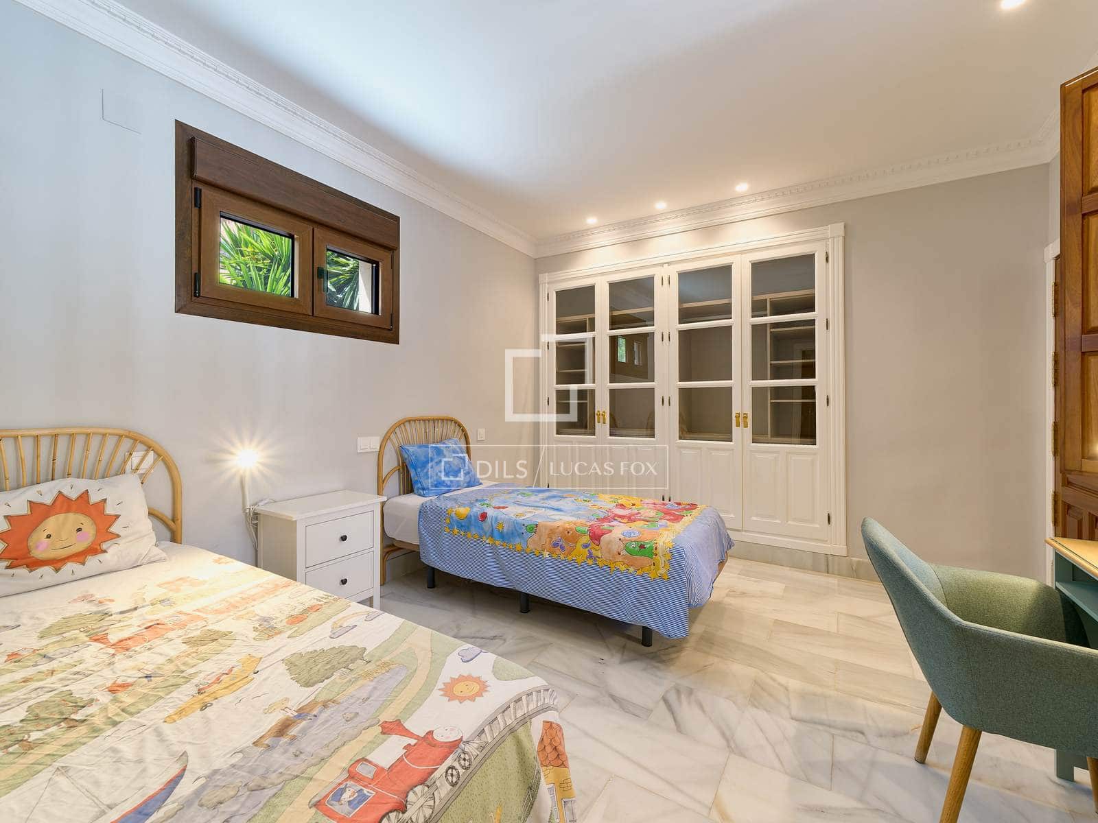 5 bedroom Villa for sale in Otura with pool garage - € 1,295,000 (Ref: 10045697)