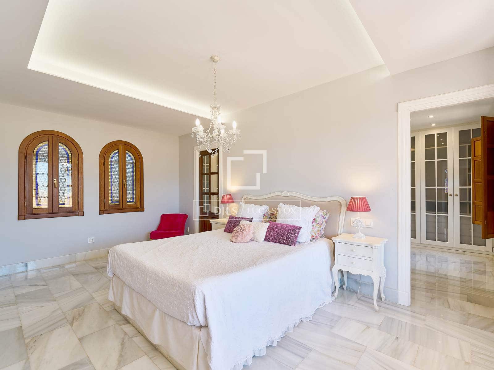 5 bedroom Villa for sale in Otura with pool garage - € 1,295,000 (Ref: 10045697)