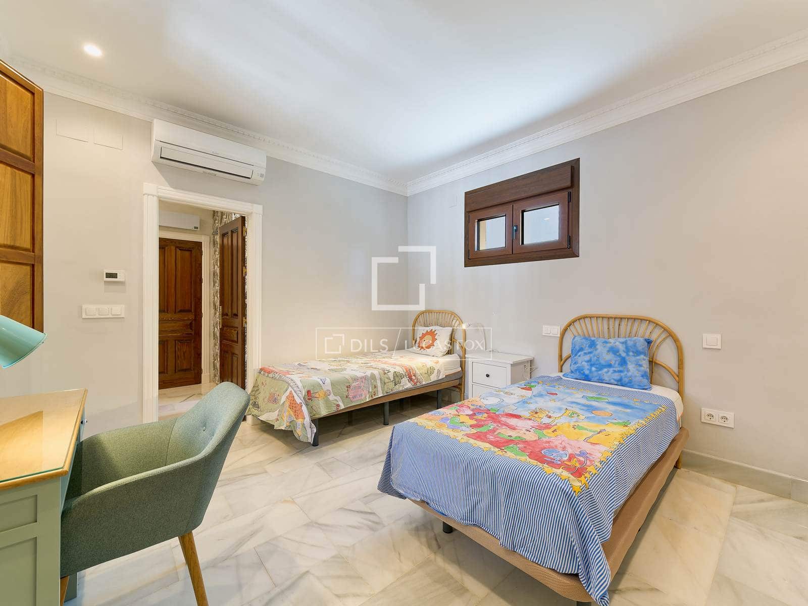 5 bedroom Villa for sale in Otura with pool garage - € 1,295,000 (Ref: 10045697)