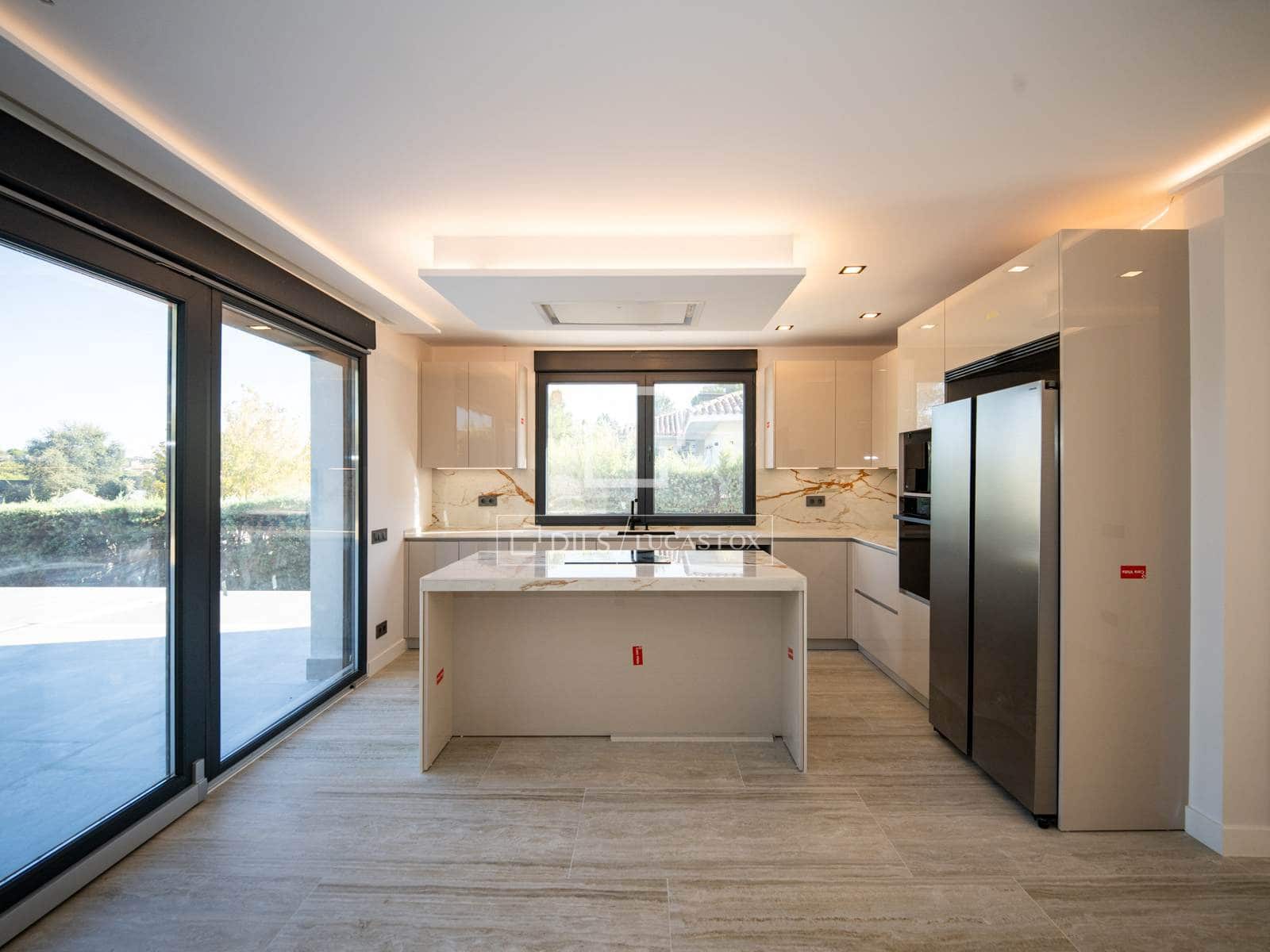 5 sypialnia Willa do wynajęcia w Miasto Madryt z basenem garażem - 4 900 € (Ref: 10045948)