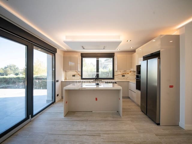 5 sypialnia Willa do wynajęcia w Miasto Madryt z basenem garażem - 4 900 € (Ref: 10045948)
