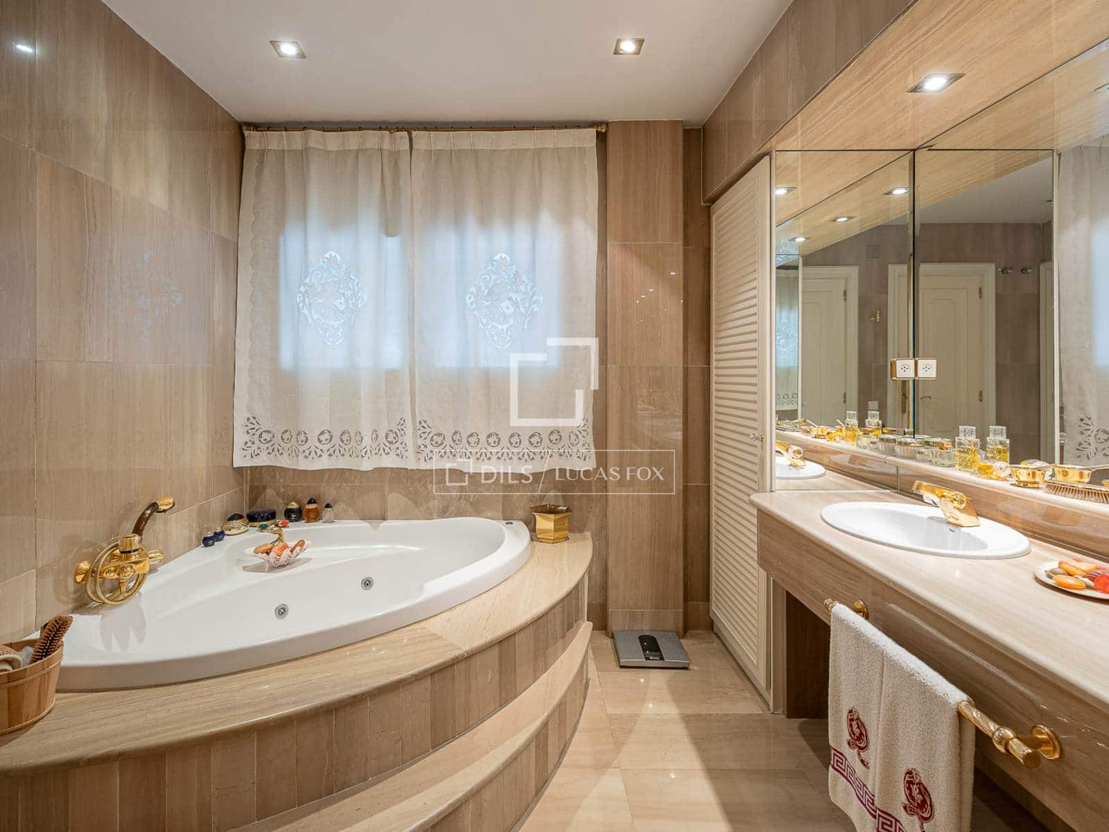 8 chambre Villa/Maison à vendre à Barcelone ville avec piscine garage - 4 100 000 € (Ref: 10048045)