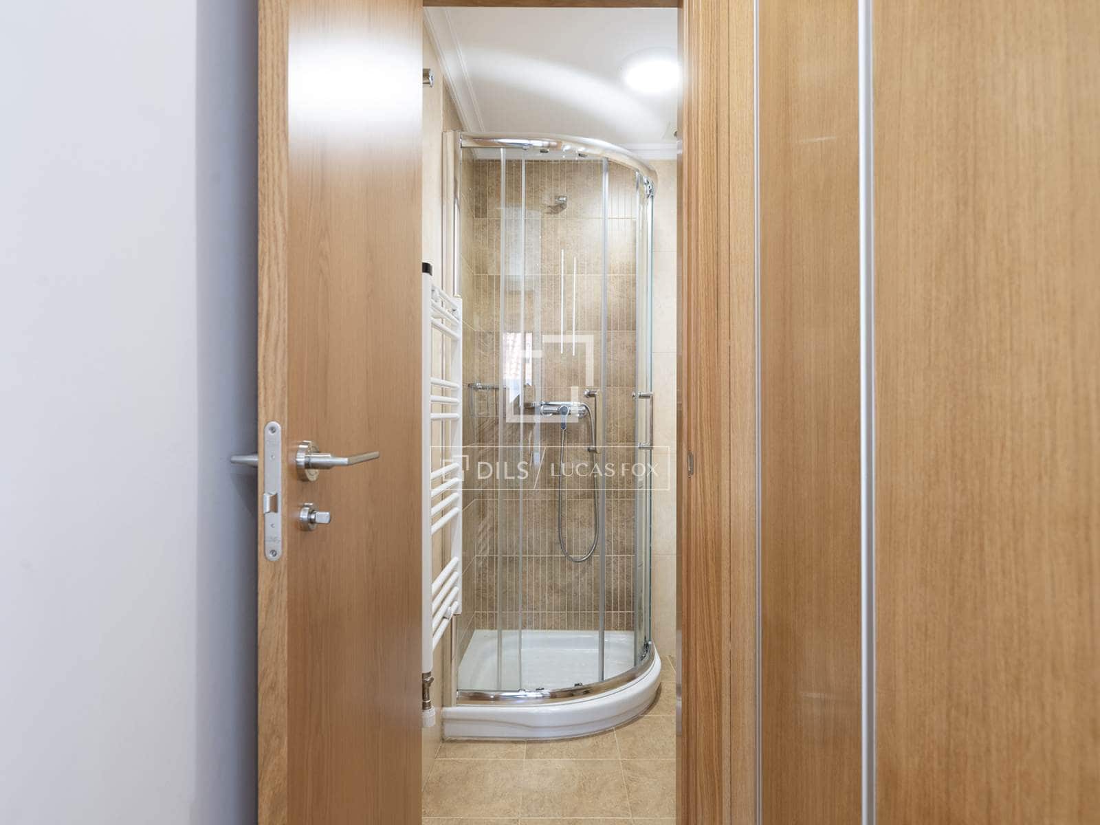 2 bedroom Apartment for rent in Vigo with garage - € 1,000 (Ref: 10048047)