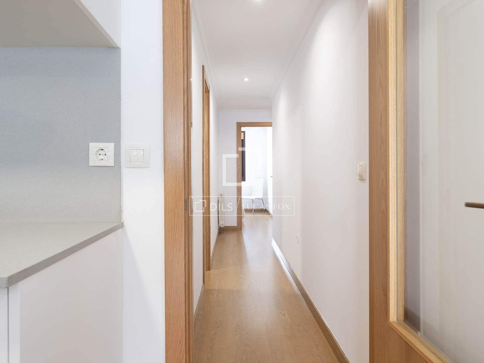 2 bedroom Apartment for rent in Vigo with garage - € 1,000 (Ref: 10048047)