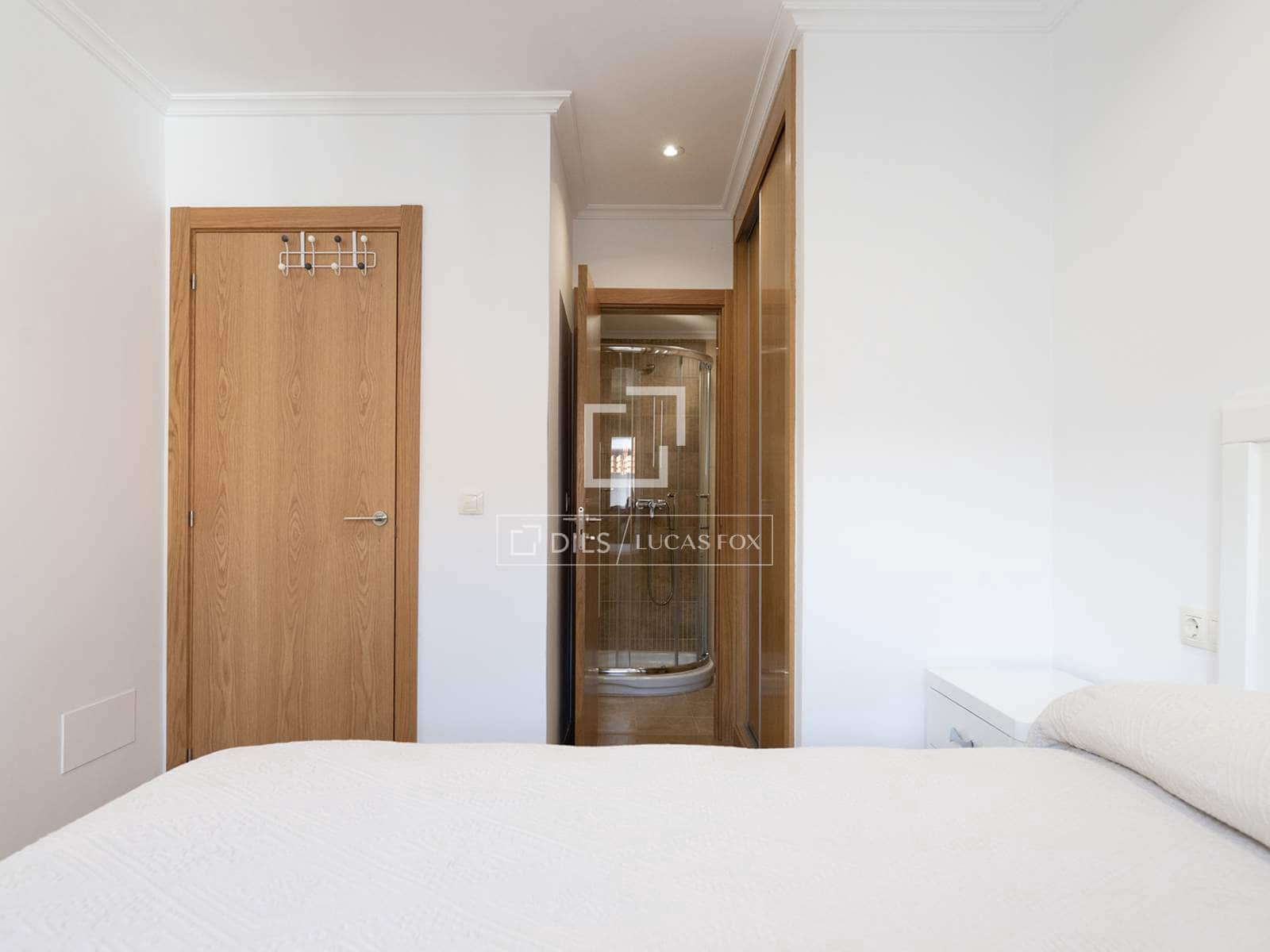 2 bedroom Apartment for rent in Vigo with garage - € 1,000 (Ref: 10048047)