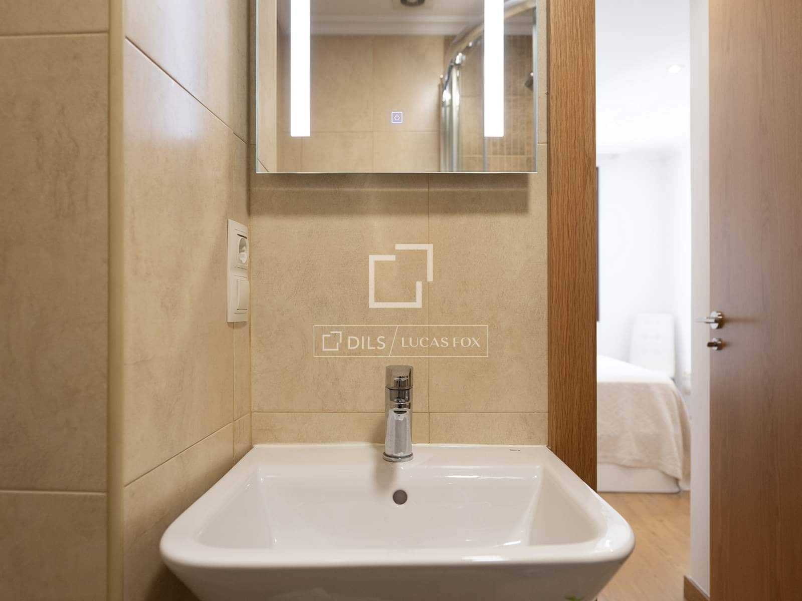 2 bedroom Apartment for rent in Vigo with garage - € 1,000 (Ref: 10048047)