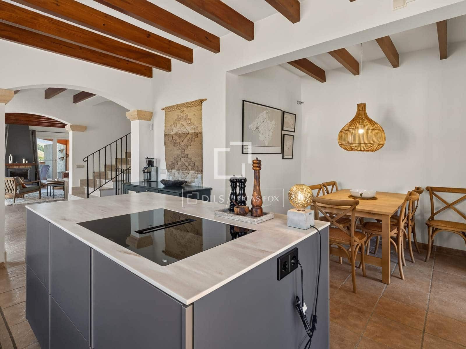 3 sypialnia Willa na sprzedaż w Cala Ratjada z basenem garażem - 1 490 000 € (Ref: 10048198)