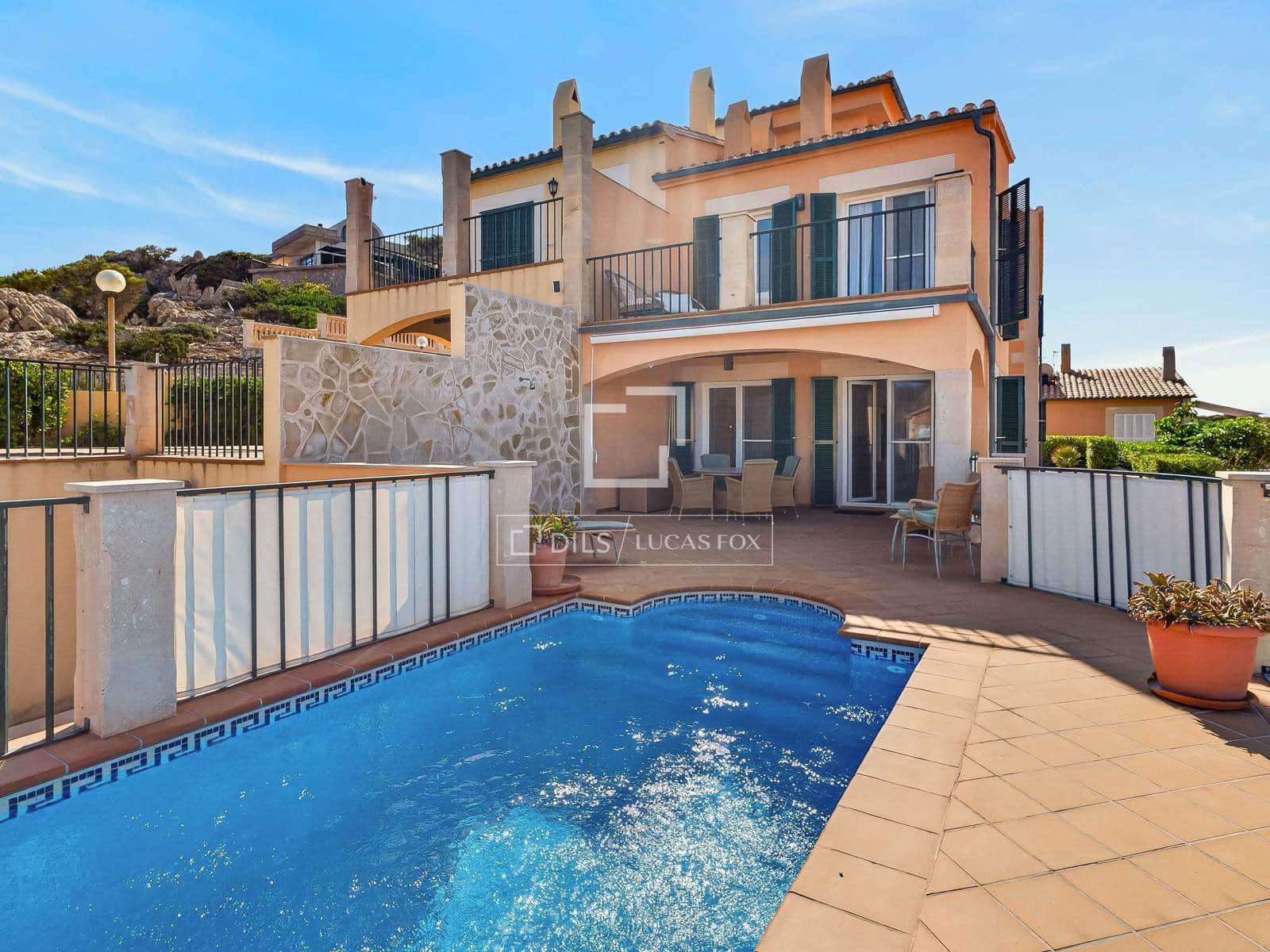 3 sypialnia Willa na sprzedaż w Cala Ratjada z basenem garażem - 1 490 000 € (Ref: 10048198)