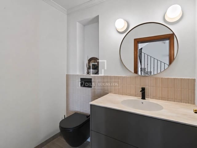 3 sypialnia Willa na sprzedaż w Cala Ratjada, Capdepera z basenem garażem - 1 490 000 € (Ref: 10048198)