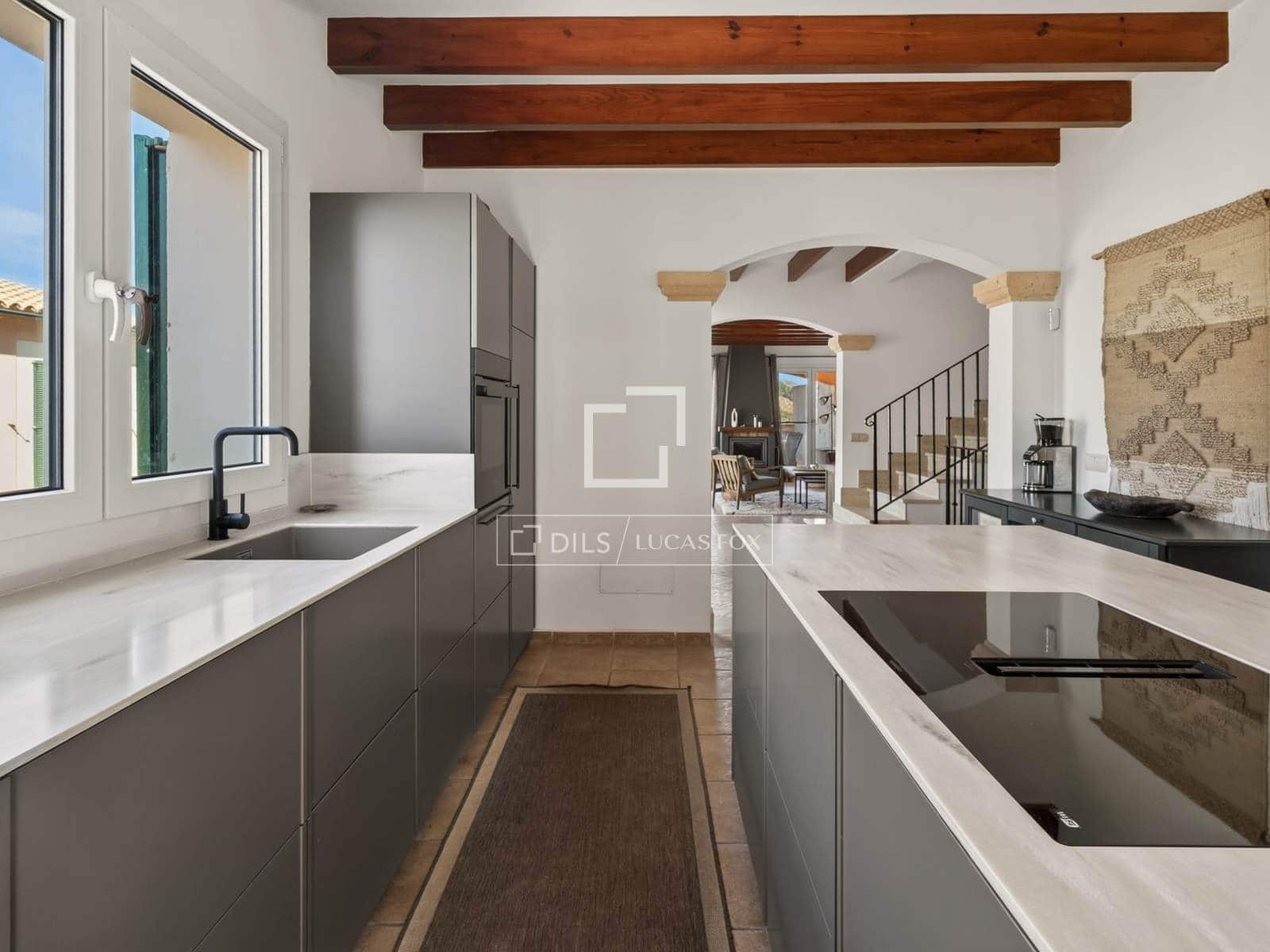 3 sypialnia Willa na sprzedaż w Cala Ratjada z basenem garażem - 1 490 000 € (Ref: 10048198)