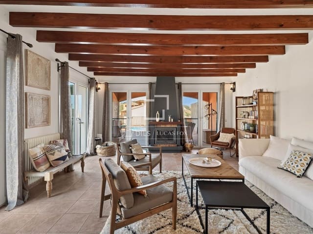 3 sypialnia Willa na sprzedaż w Cala Ratjada, Capdepera z basenem garażem - 1 490 000 € (Ref: 10048198)