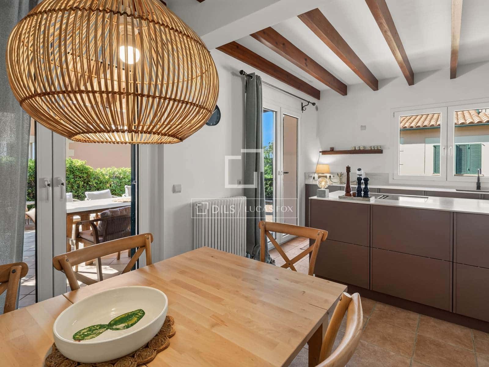 3 sypialnia Willa na sprzedaż w Cala Ratjada z basenem garażem - 1 490 000 € (Ref: 10048198)