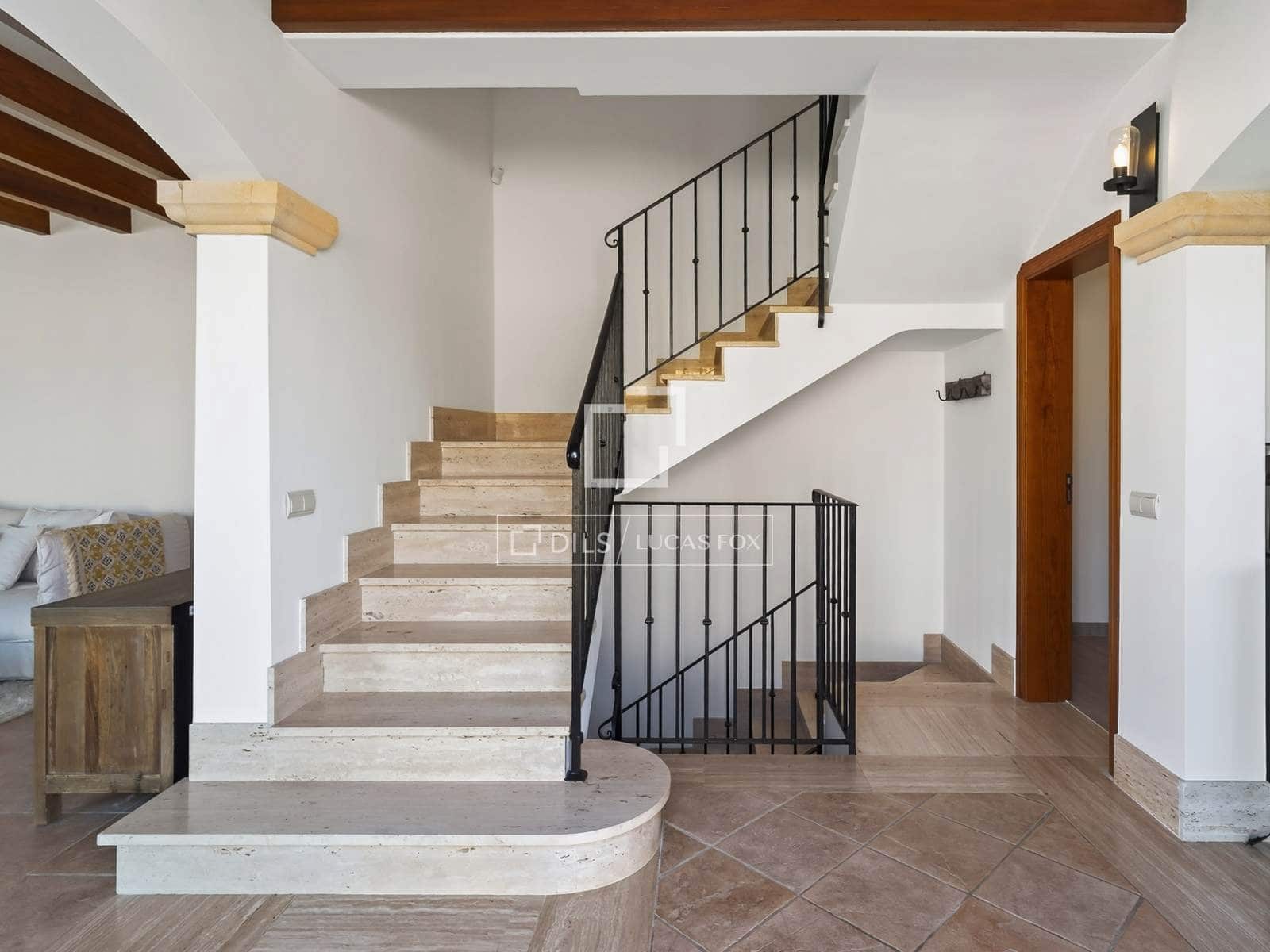 3 sypialnia Willa na sprzedaż w Cala Ratjada z basenem garażem - 1 490 000 € (Ref: 10048198)
