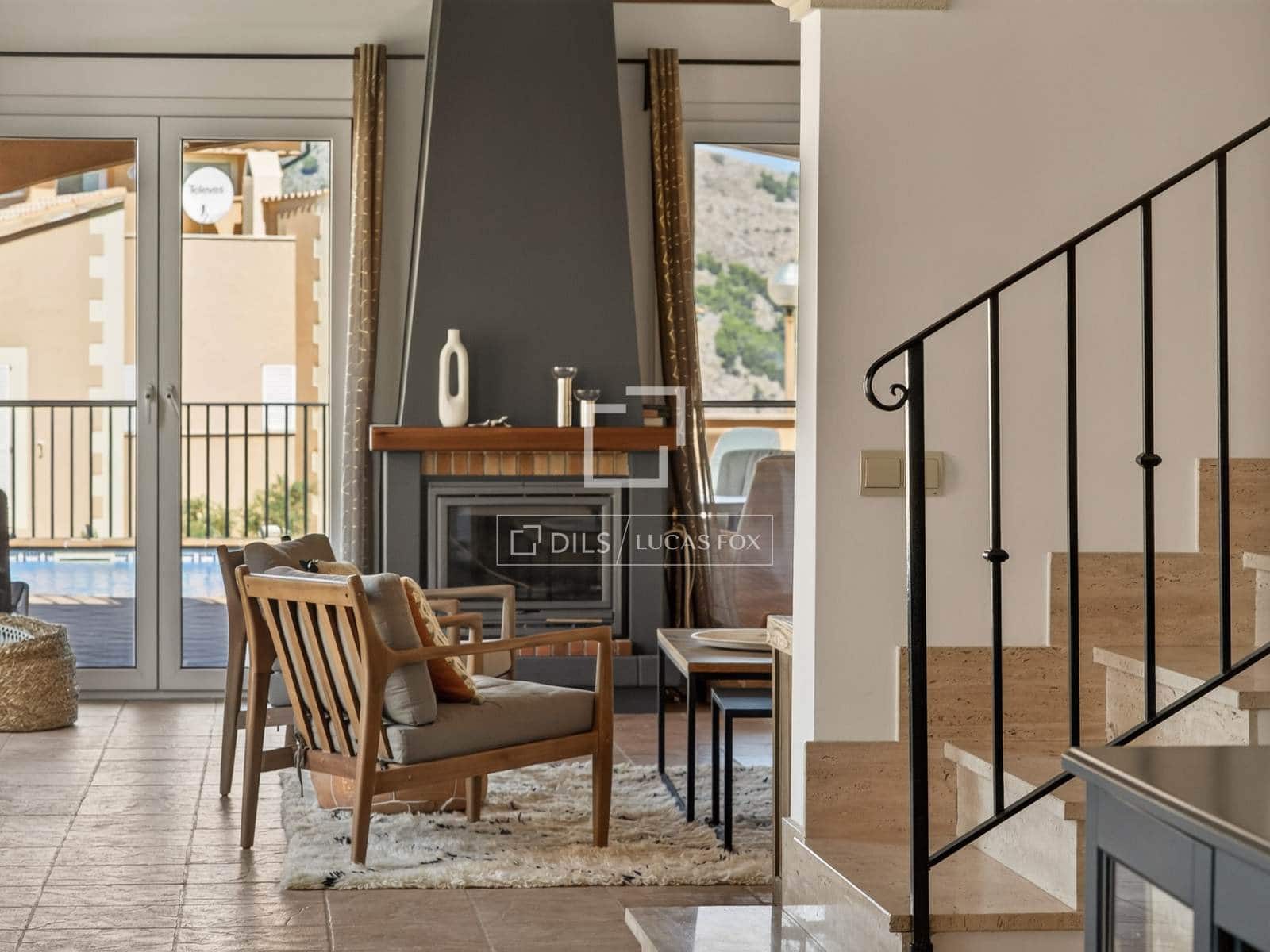 3 sypialnia Willa na sprzedaż w Cala Ratjada z basenem garażem - 1 490 000 € (Ref: 10048198)