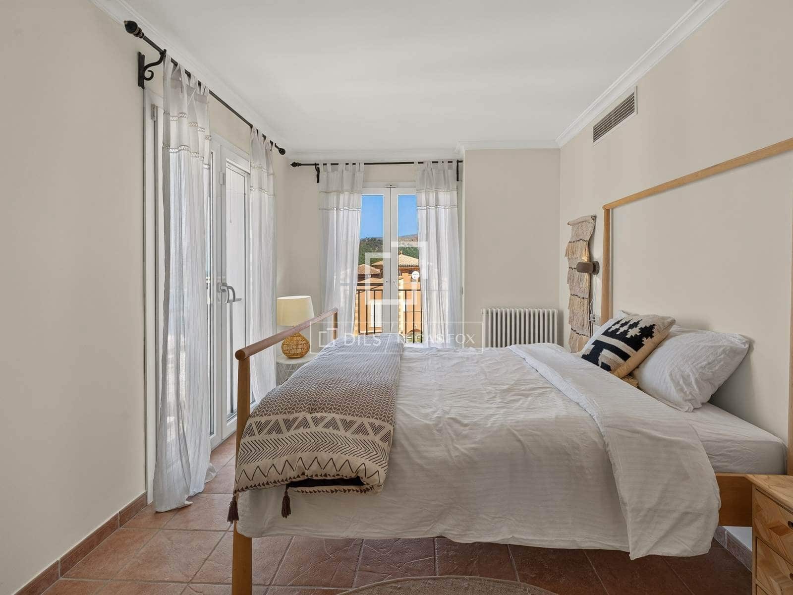 3 sypialnia Willa na sprzedaż w Cala Ratjada z basenem garażem - 1 490 000 € (Ref: 10048198)