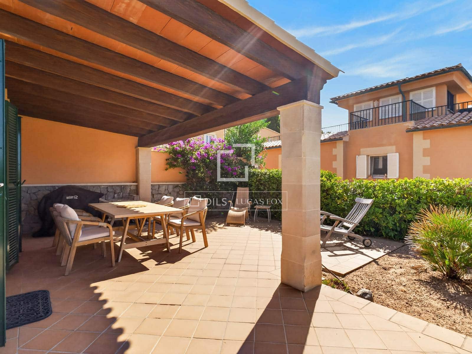 3 sypialnia Willa na sprzedaż w Cala Ratjada z basenem garażem - 1 490 000 € (Ref: 10048198)