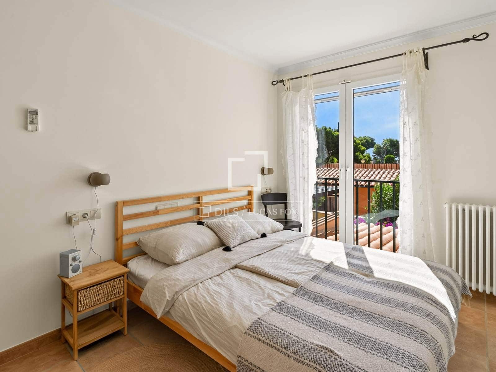 3 sypialnia Willa na sprzedaż w Cala Ratjada z basenem garażem - 1 490 000 € (Ref: 10048198)