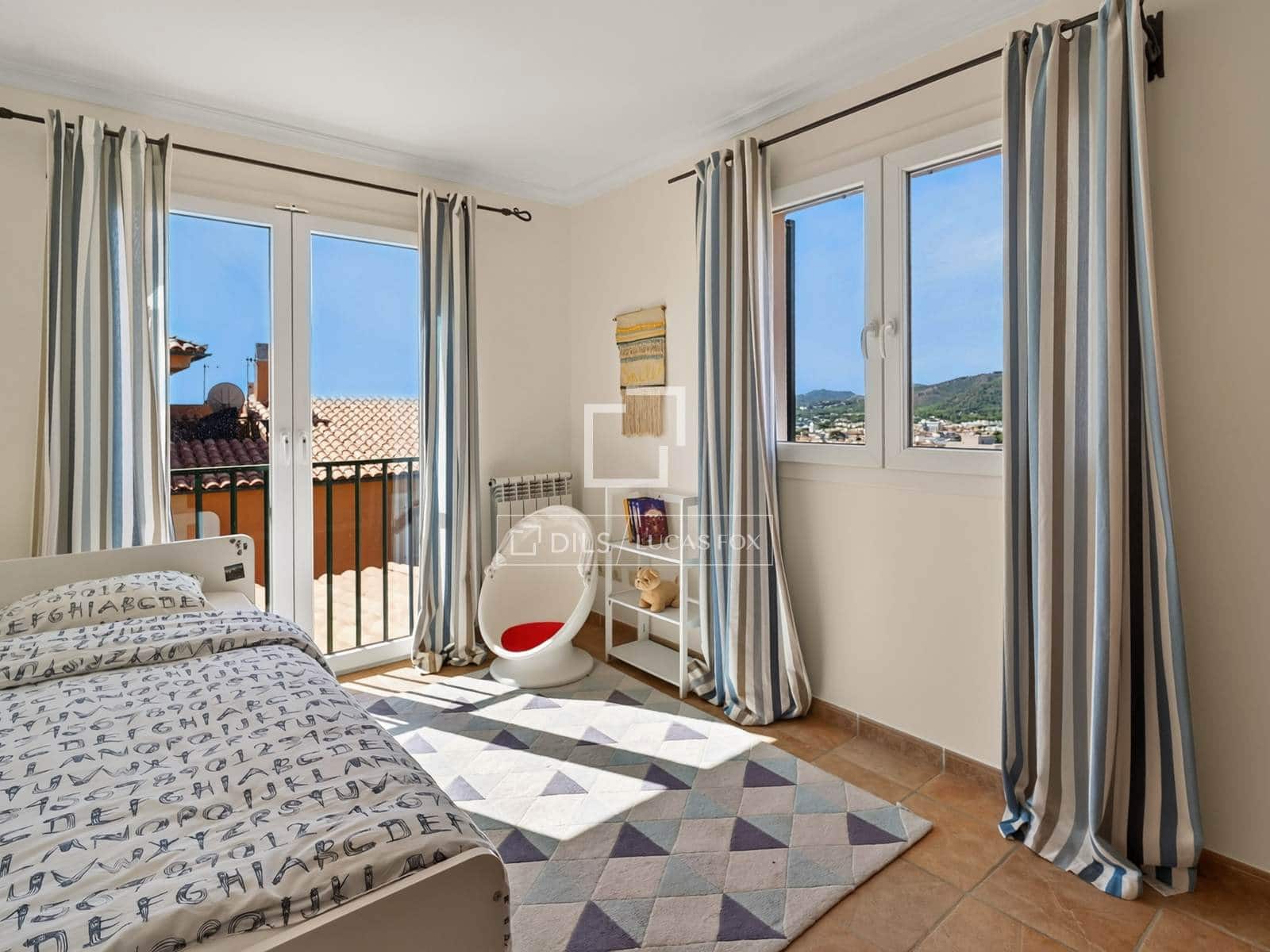 3 sypialnia Willa na sprzedaż w Cala Ratjada z basenem garażem - 1 490 000 € (Ref: 10048198)