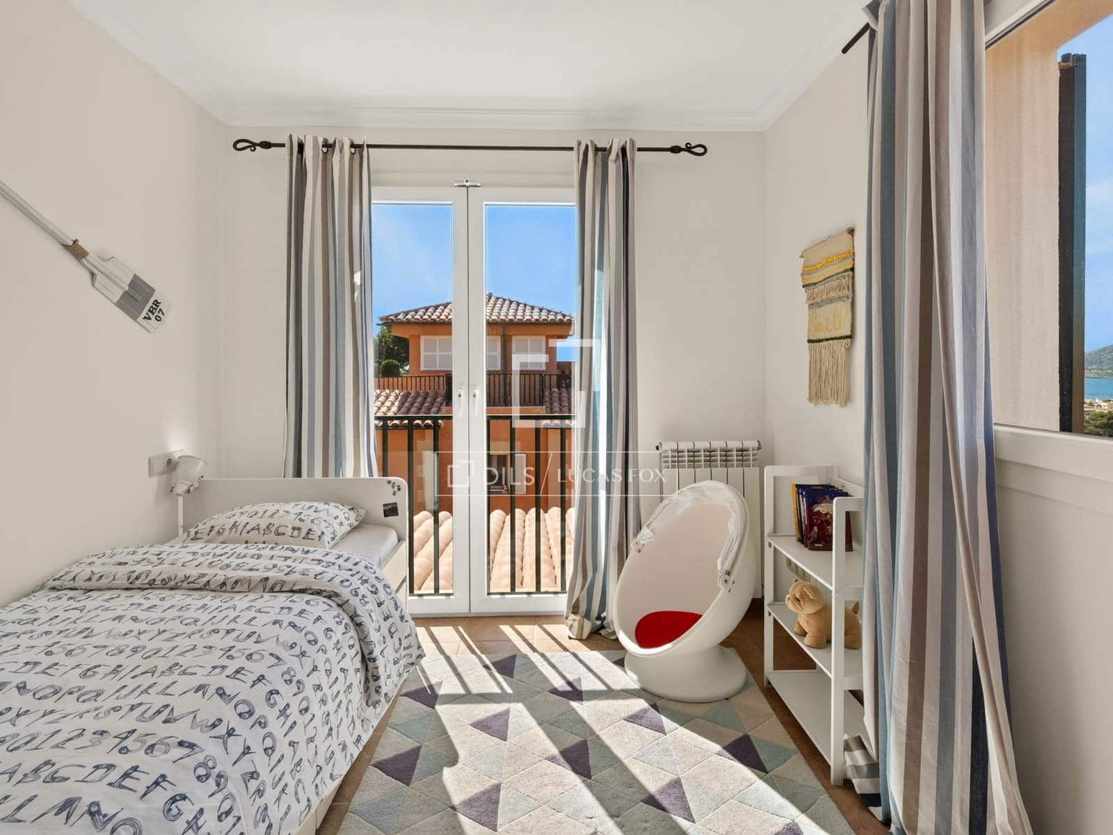 3 sypialnia Willa na sprzedaż w Cala Ratjada z basenem garażem - 1 490 000 € (Ref: 10048198)