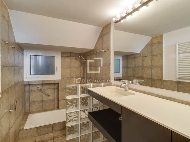 Chalet de 3 habitaciones en Barcelona ciudad en alquiler con piscina garaje - 3.925 € (Ref: 10048437)