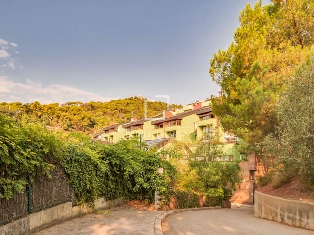 Chalet de 3 habitaciones en Barcelona ciudad en alquiler con piscina garaje - 3.925 € (Ref: 10048437)