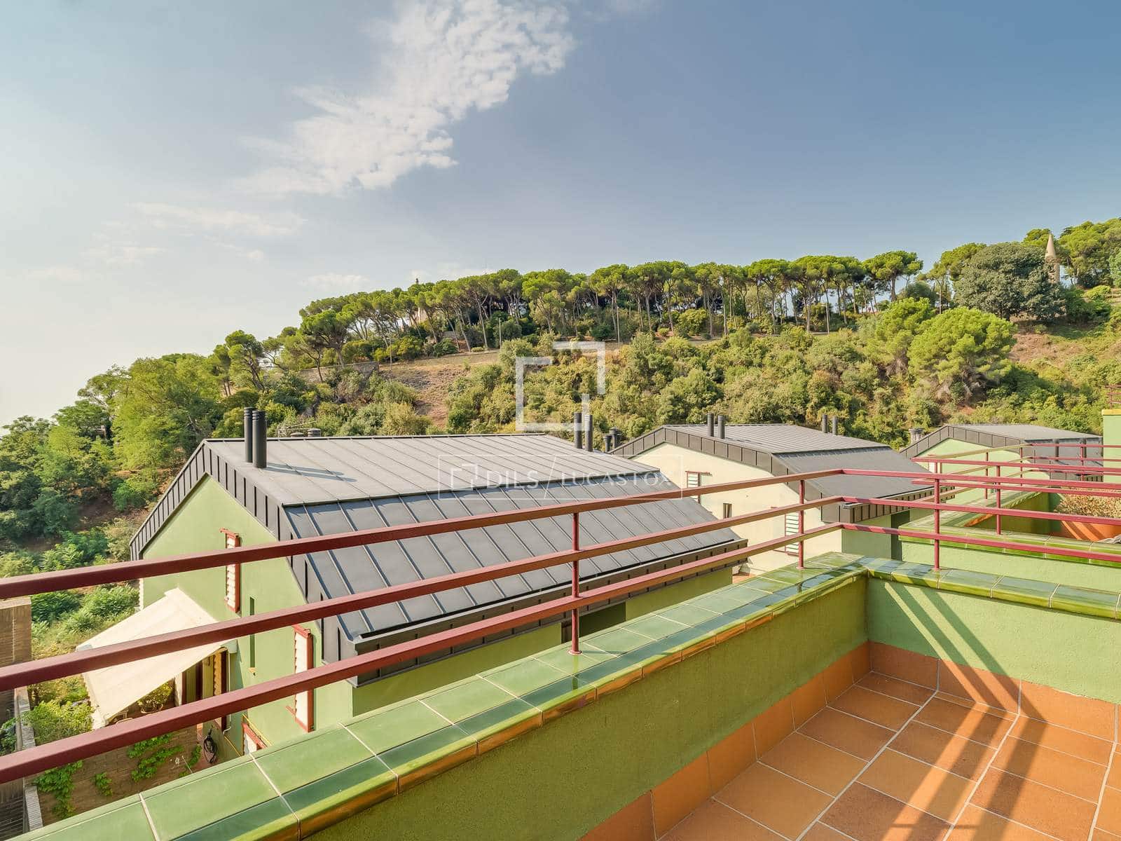 Chalet de 3 habitaciones en Barcelona ciudad en alquiler con piscina garaje - 3.925 € (Ref: 10048437)