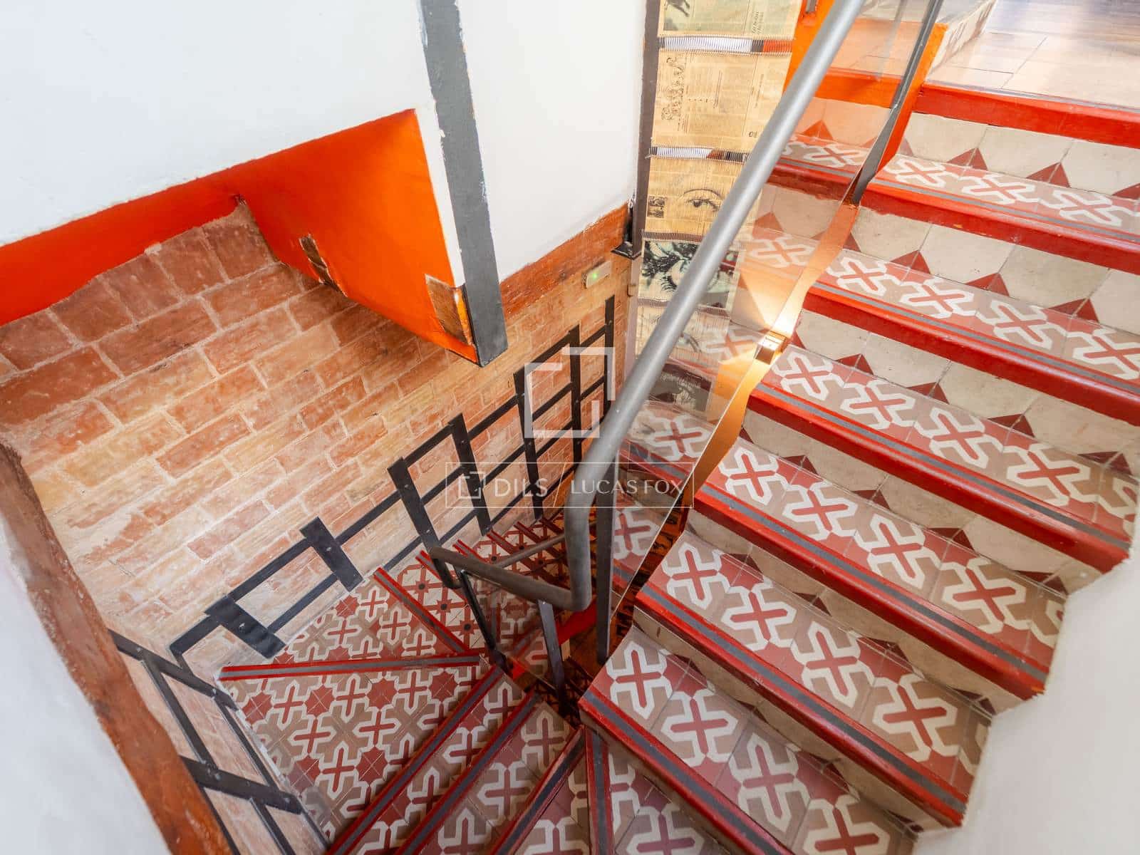 Kommersiell till salu i Valencia stad - 1 330 000 € (Ref: 10048441)
