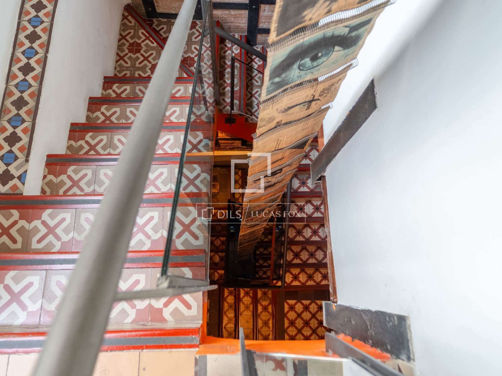 Kommersiell till salu i Valencia stad - 1 330 000 € (Ref: 10048441)