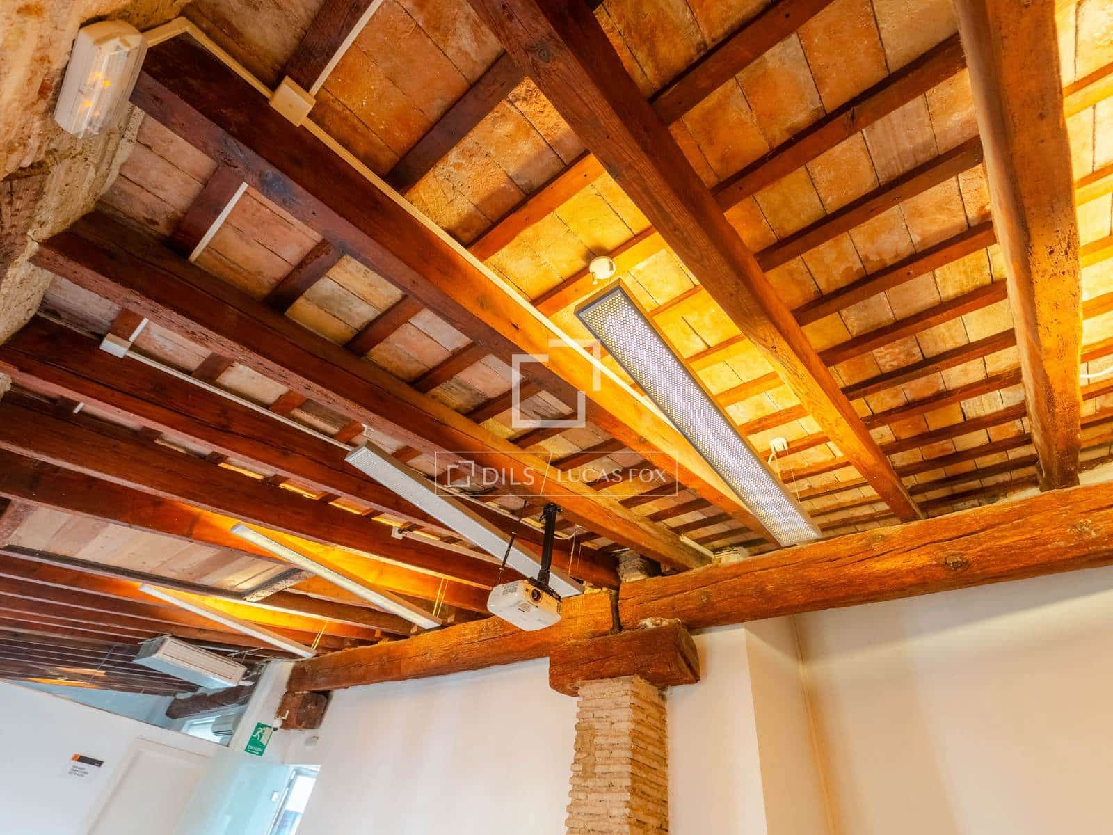 Kommersiell till salu i Valencia stad - 1 330 000 € (Ref: 10048441)