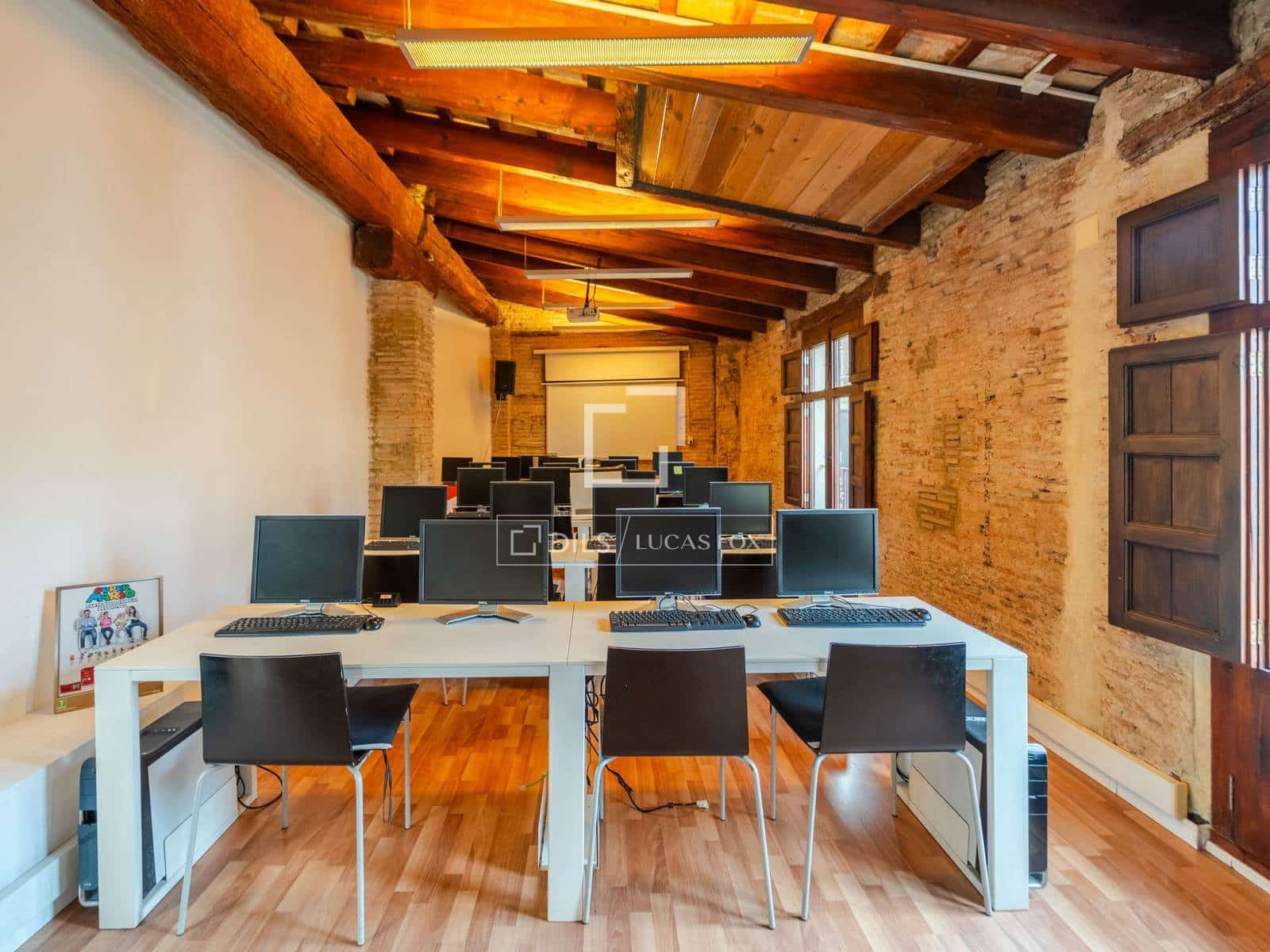 Kommersiell till salu i Valencia stad - 1 330 000 € (Ref: 10048441)