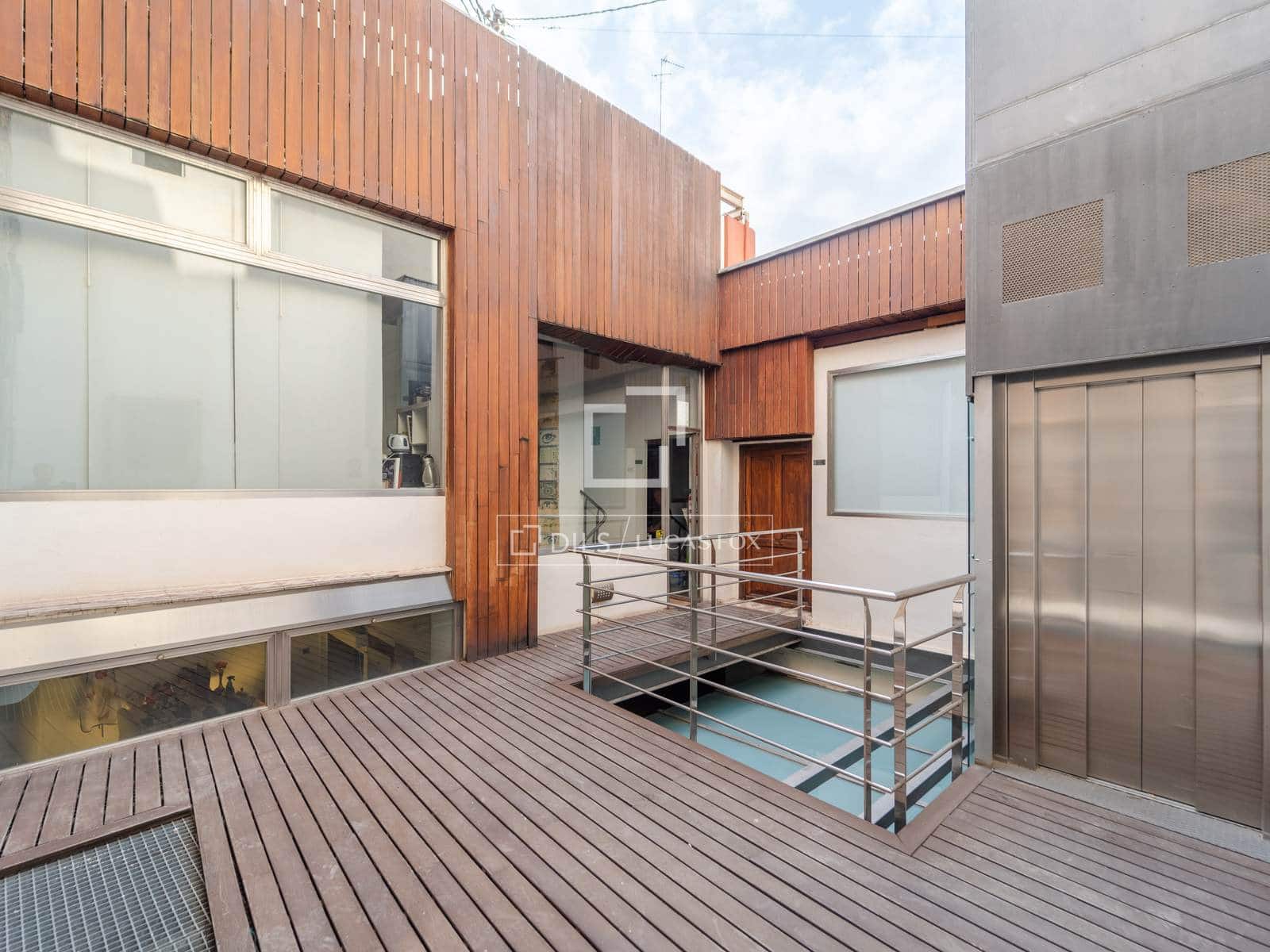 Kommersiell till salu i Valencia stad - 1 330 000 € (Ref: 10048441)