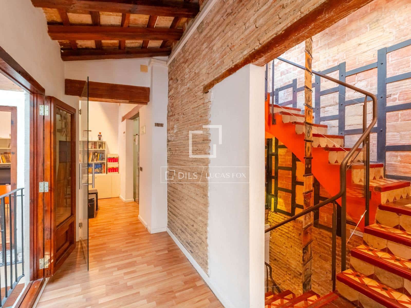 Kommersiell till salu i Valencia stad - 1 330 000 € (Ref: 10048441)