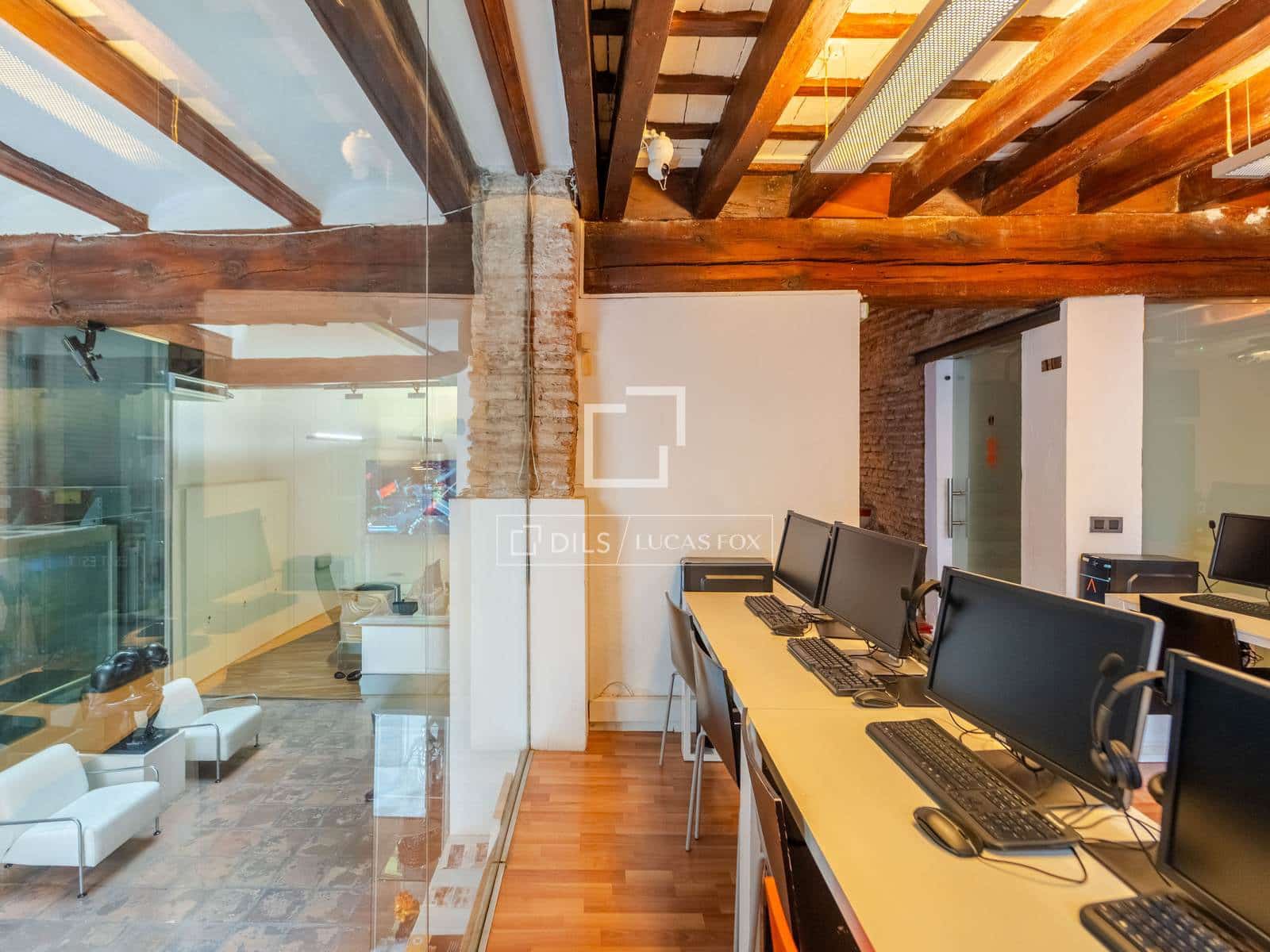 Kommersiell till salu i Valencia stad - 1 330 000 € (Ref: 10048441)