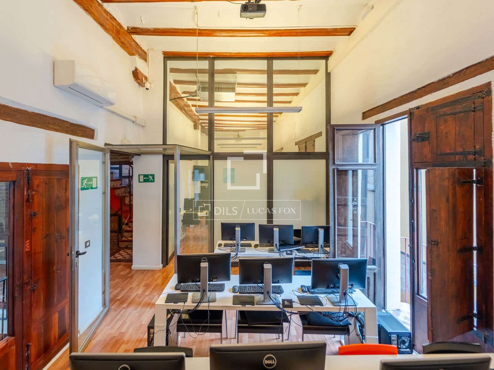 Kommersiell till salu i Valencia stad - 1 330 000 € (Ref: 10048441)
