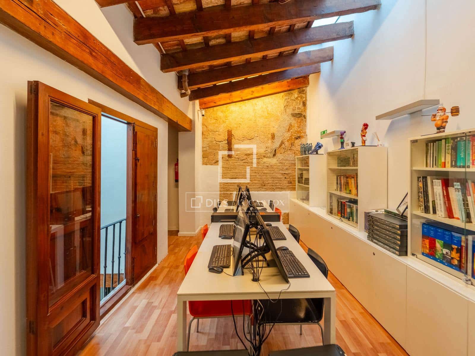 Kommersiell till salu i Valencia stad - 1 330 000 € (Ref: 10048441)